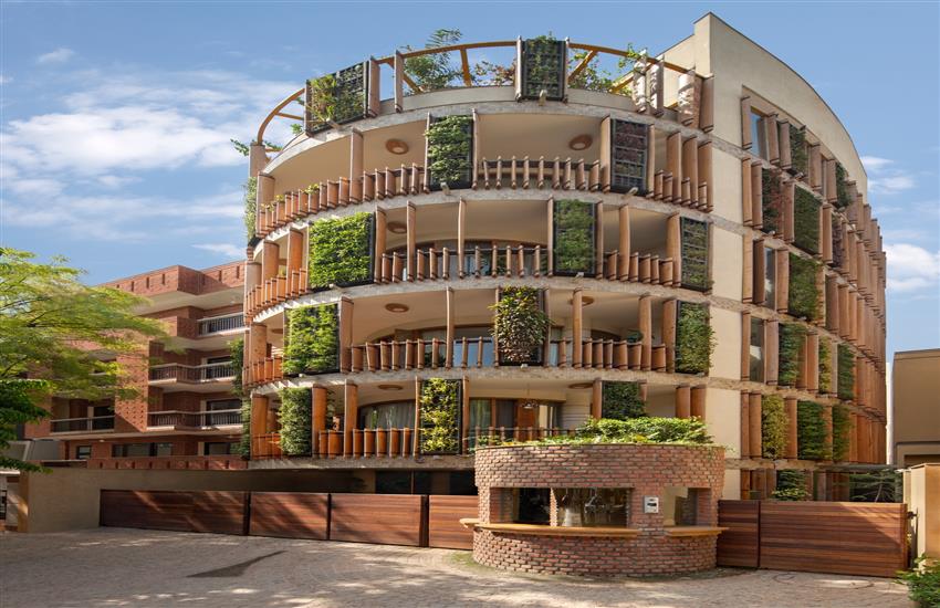 Outrè house